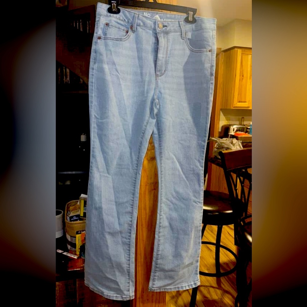 Women’s No Boundaries Jeans